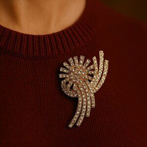 Gold Crystal Shooting Starburst Statement Brooch NWT